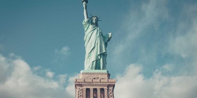 JHKHK信息门户：以社区与资源分享构建知识产权跨境保护的卡片化策略